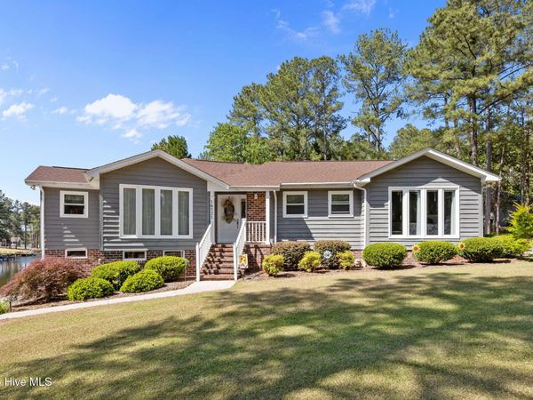 16521 Lakeshore Drive, Wagram, NC 28396