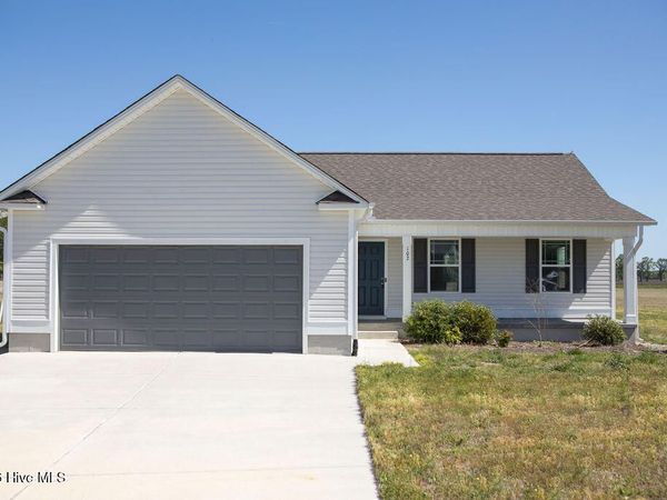 102 Michael Thomas Place , La Grange, NC 28551