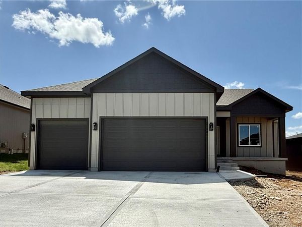 31421 W 85th Terrace, De Soto, KS 66018
