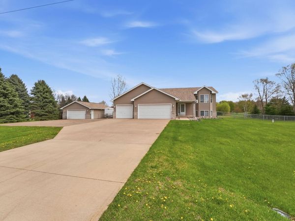 26173 Goodview Avenue, Wyoming, MN 55092