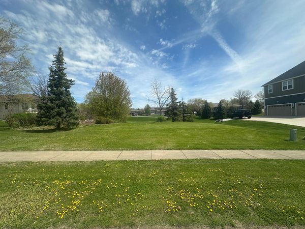 14487 Wilds Parkway NW, Prior Lake, MN 55372
