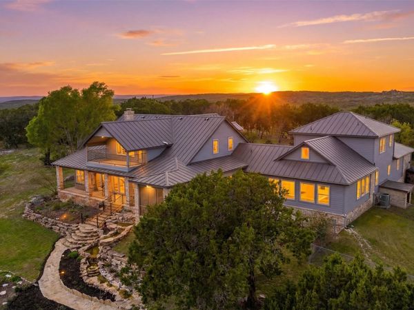 1071 Escalar DR, Buchanan Dam, TX 78609