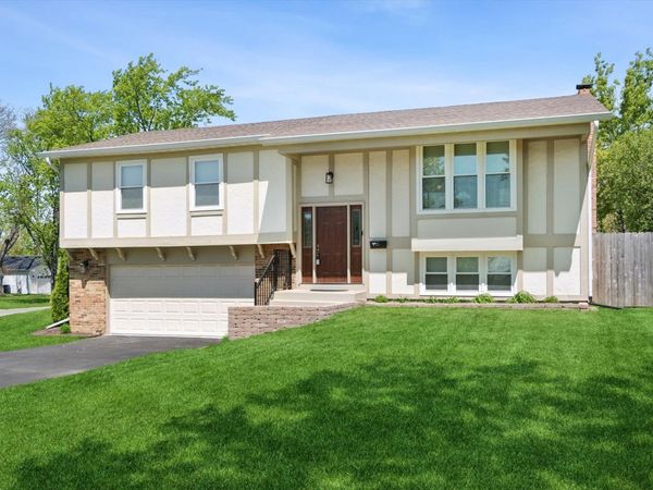 224 E Cedarwood Court , Palatine, IL 60067