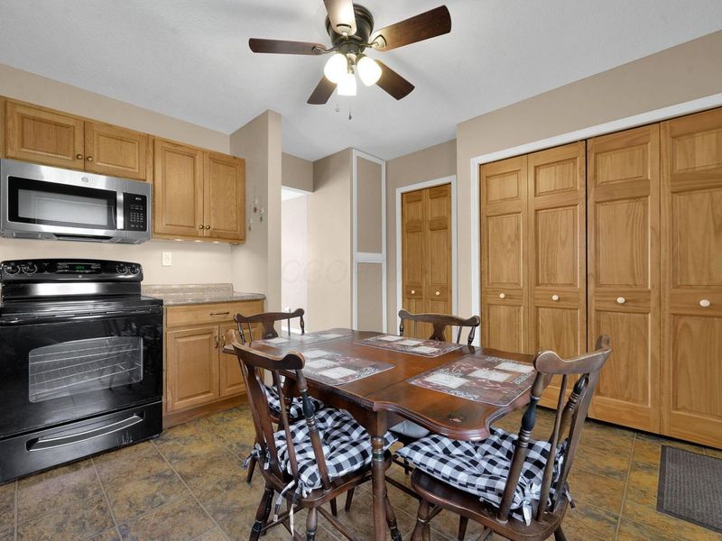 93 Buena Vista Avenue, Columbus, OH 43228 Photo 9