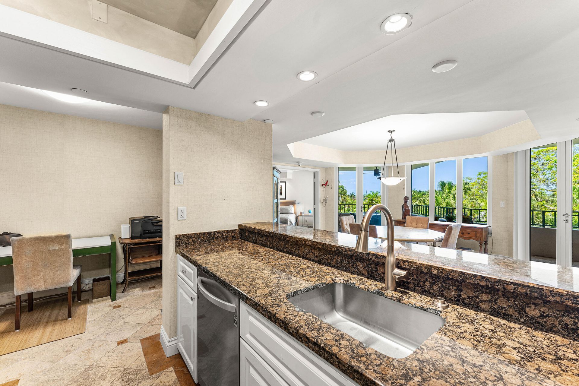 100 SE 5th Avenue, Unit 410, Boca Raton, FL 33432 Photo