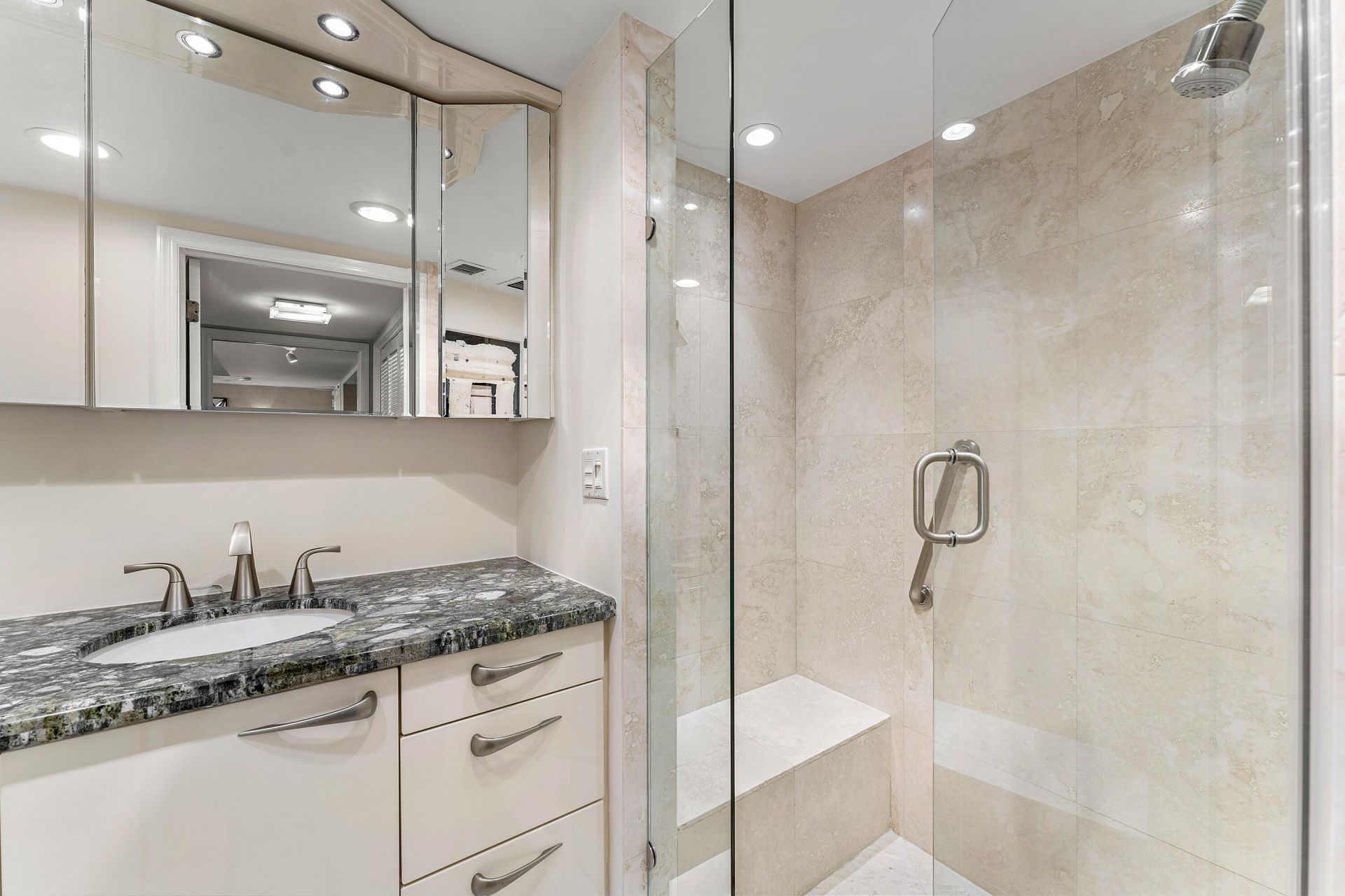 100 SE 5th Avenue, Unit 410, Boca Raton, FL 33432 Photo