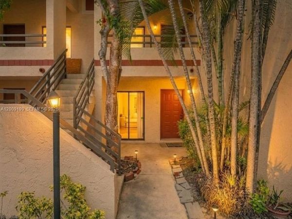 20160 NE 3rd Ct , Unit 3, Miami, FL 33179