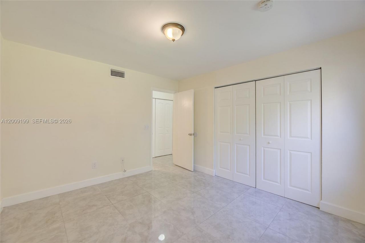20160 NE 3rd Ct , Unit 3, Miami, FL 33179 Photo