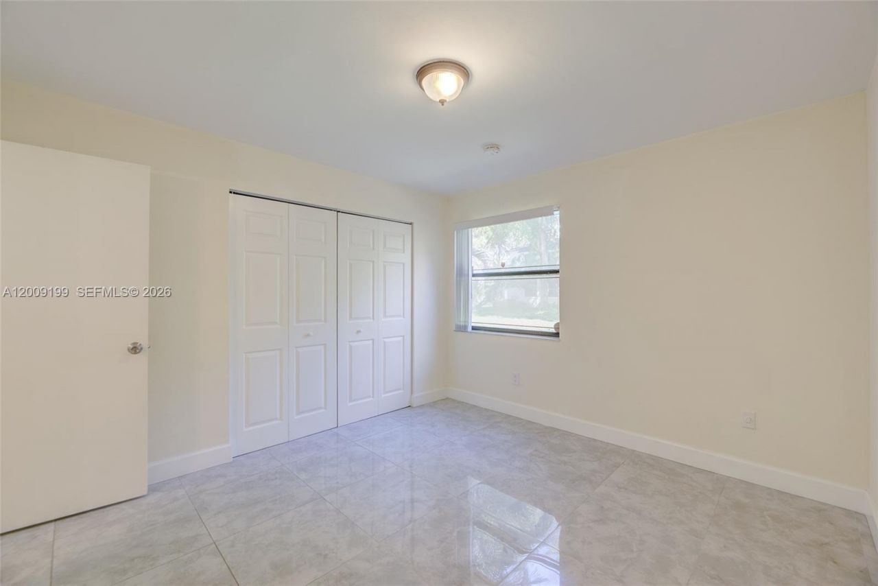 20160 NE 3rd Ct , Unit 3, Miami, FL 33179 Photo