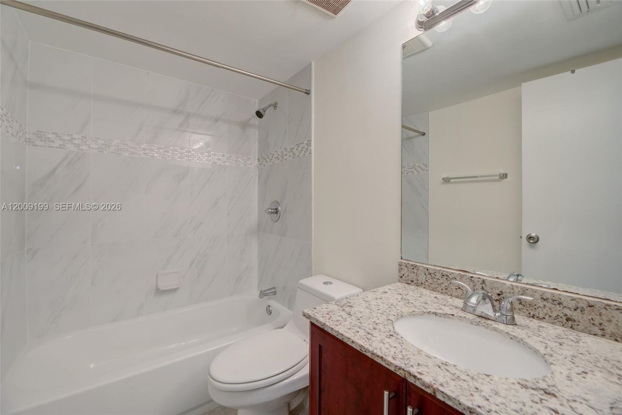 20160 NE 3rd Ct , Unit 3, Miami, FL 33179 Photo
