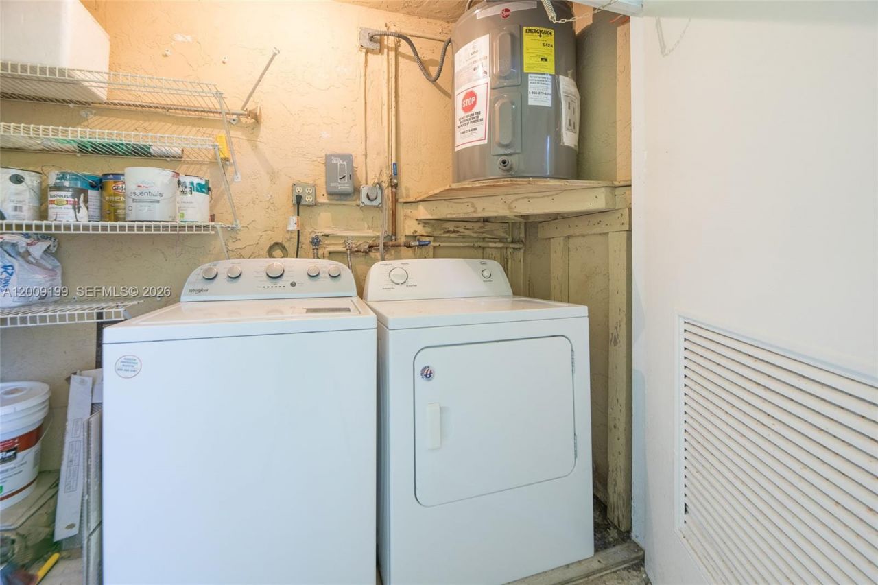 20160 NE 3rd Ct , Unit 3, Miami, FL 33179 Photo