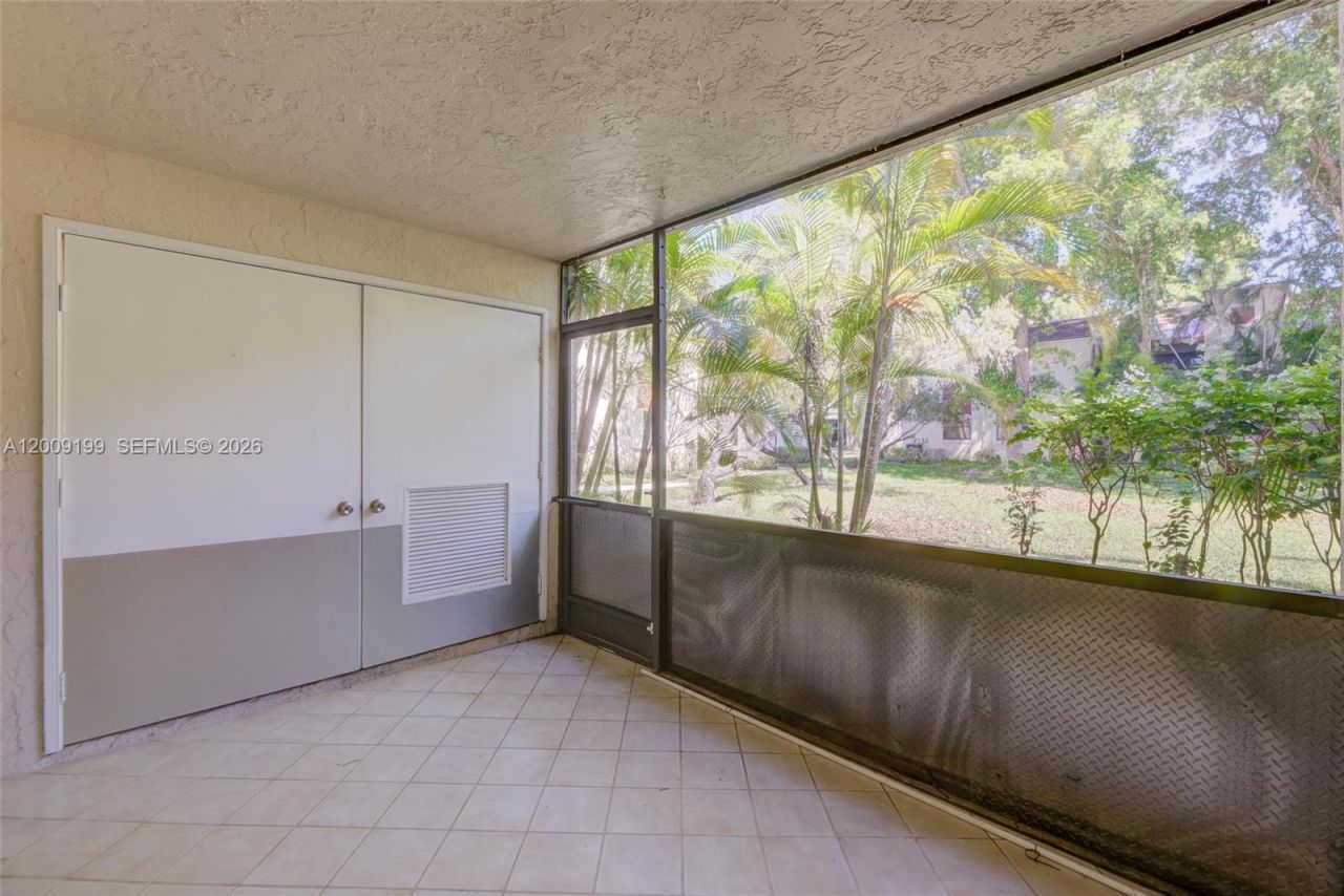 20160 NE 3rd Ct , Unit 3, Miami, FL 33179 Photo