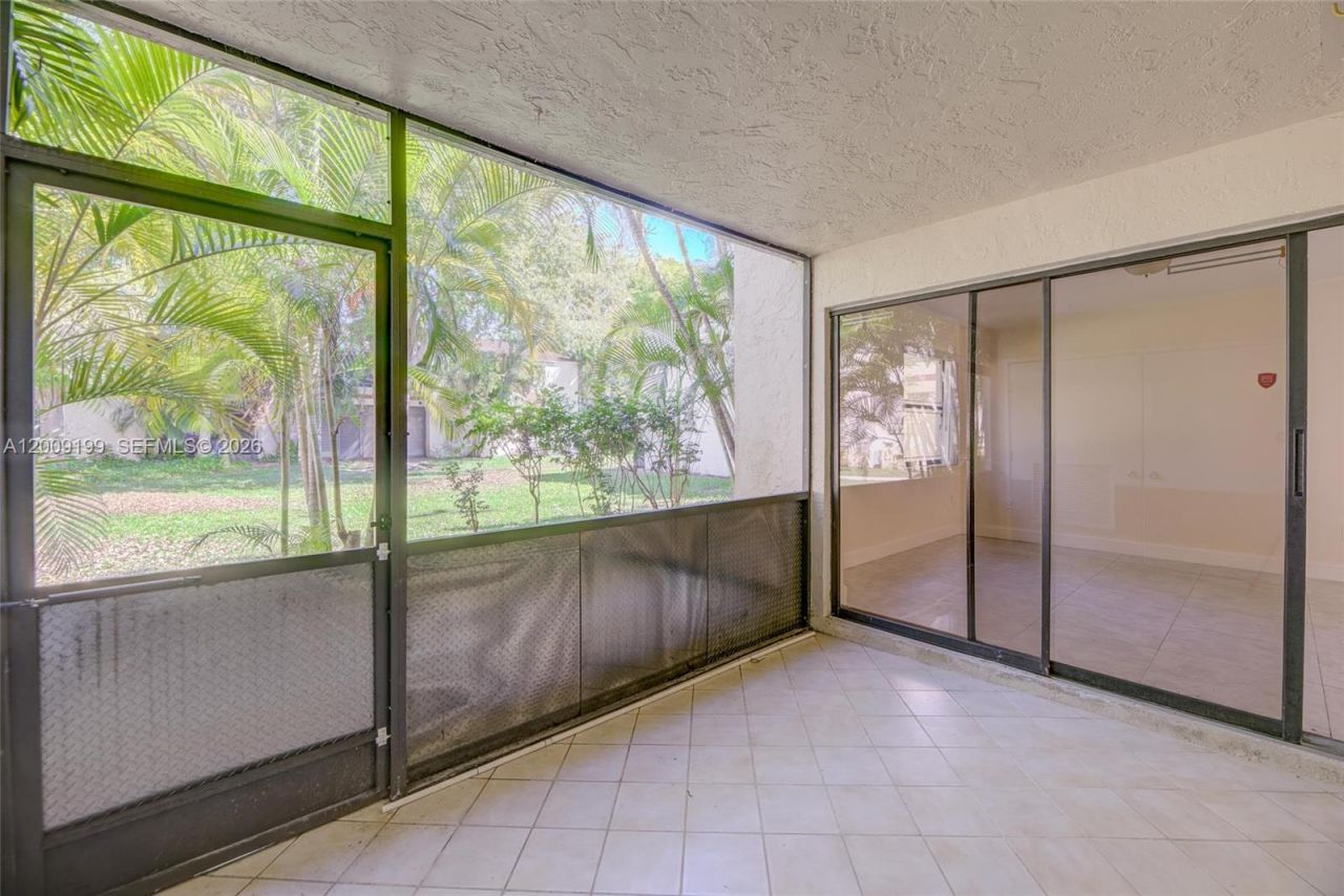 20160 NE 3rd Ct , Unit 3, Miami, FL 33179 Photo