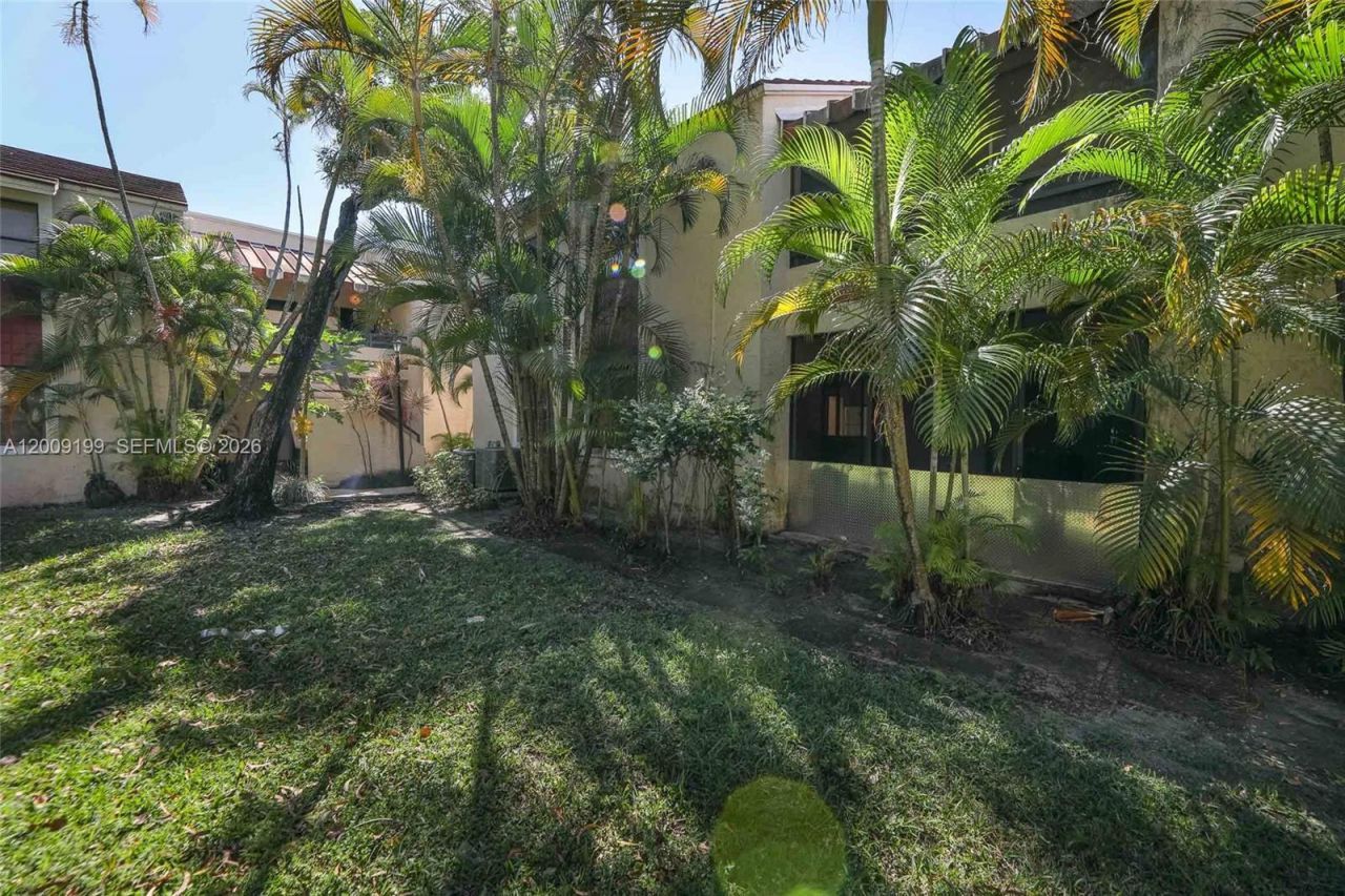20160 NE 3rd Ct , Unit 3, Miami, FL 33179 Photo