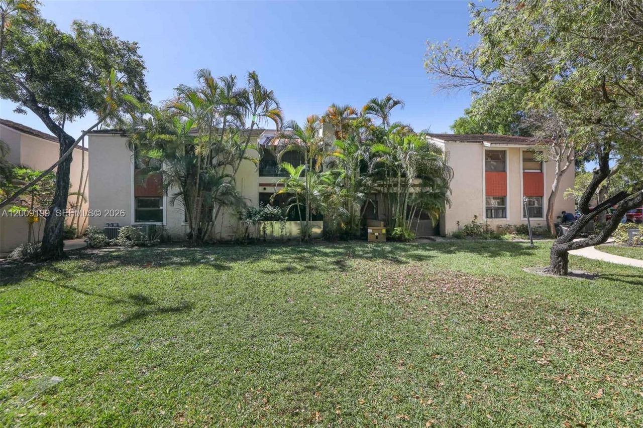 20160 NE 3rd Ct , Unit 3, Miami, FL 33179 Photo