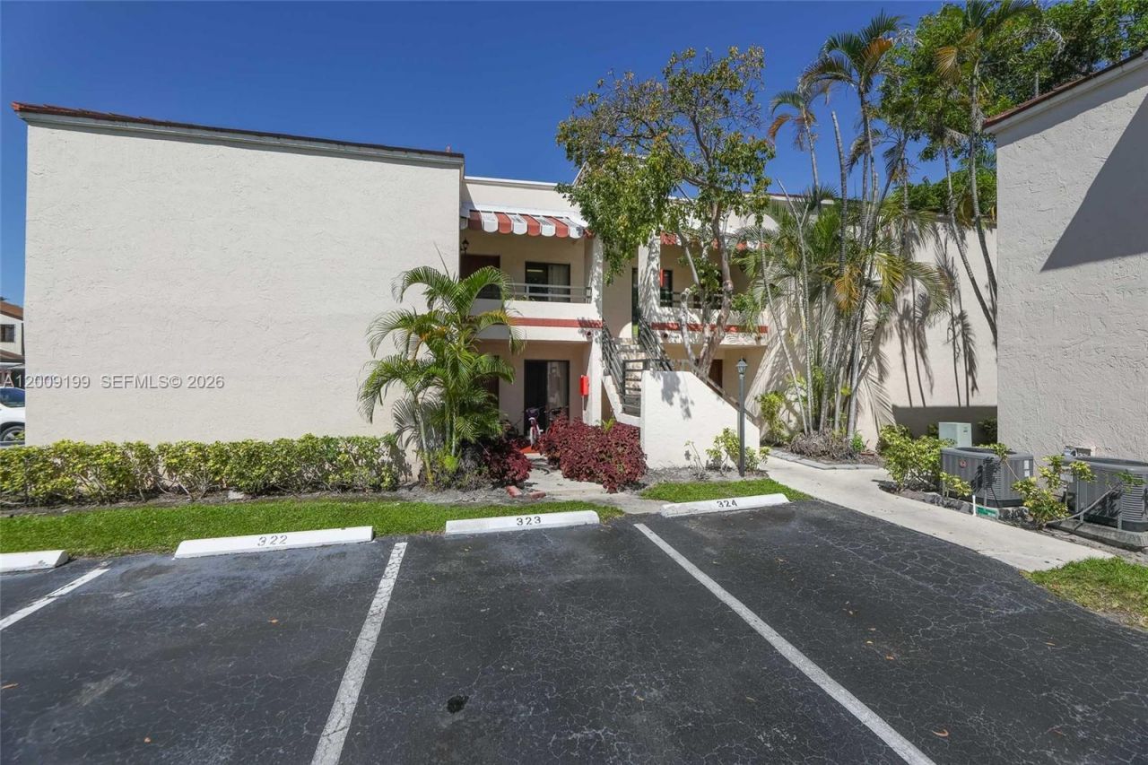 20160 NE 3rd Ct , Unit 3, Miami, FL 33179 Photo