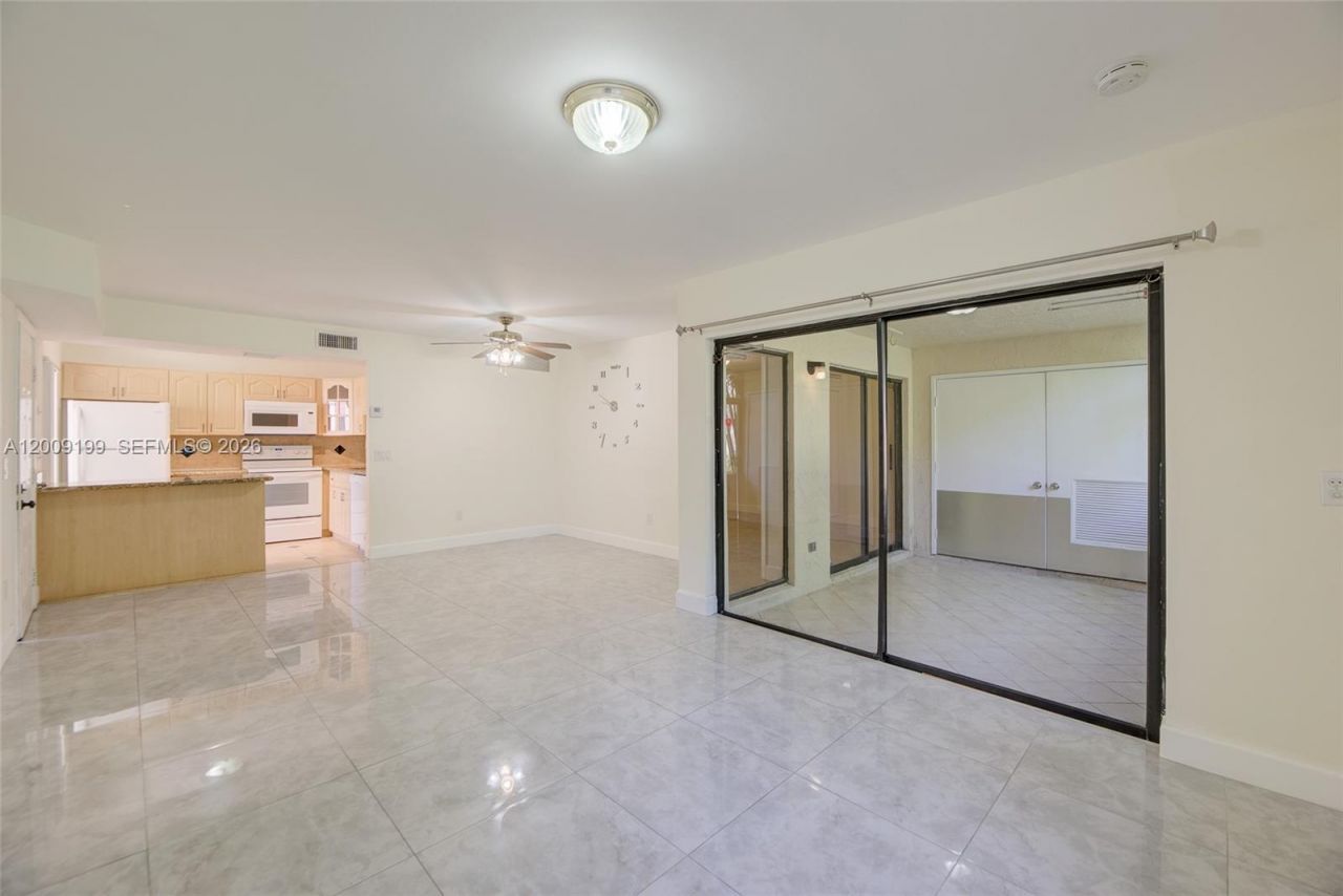20160 NE 3rd Ct , Unit 3, Miami, FL 33179 Photo