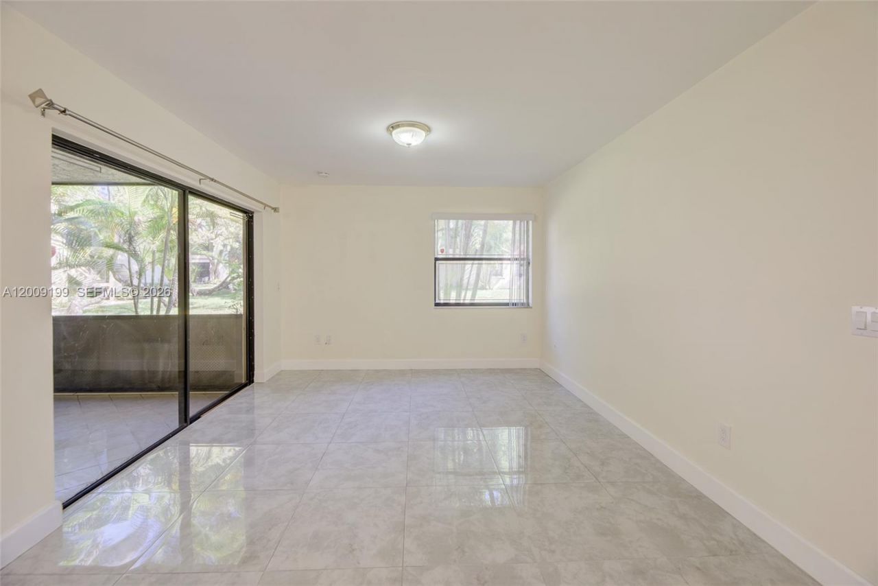 20160 NE 3rd Ct , Unit 3, Miami, FL 33179 Photo