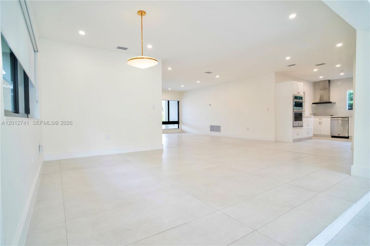 8811 Carlyle Ave , Surfside, FL 33154 Photo