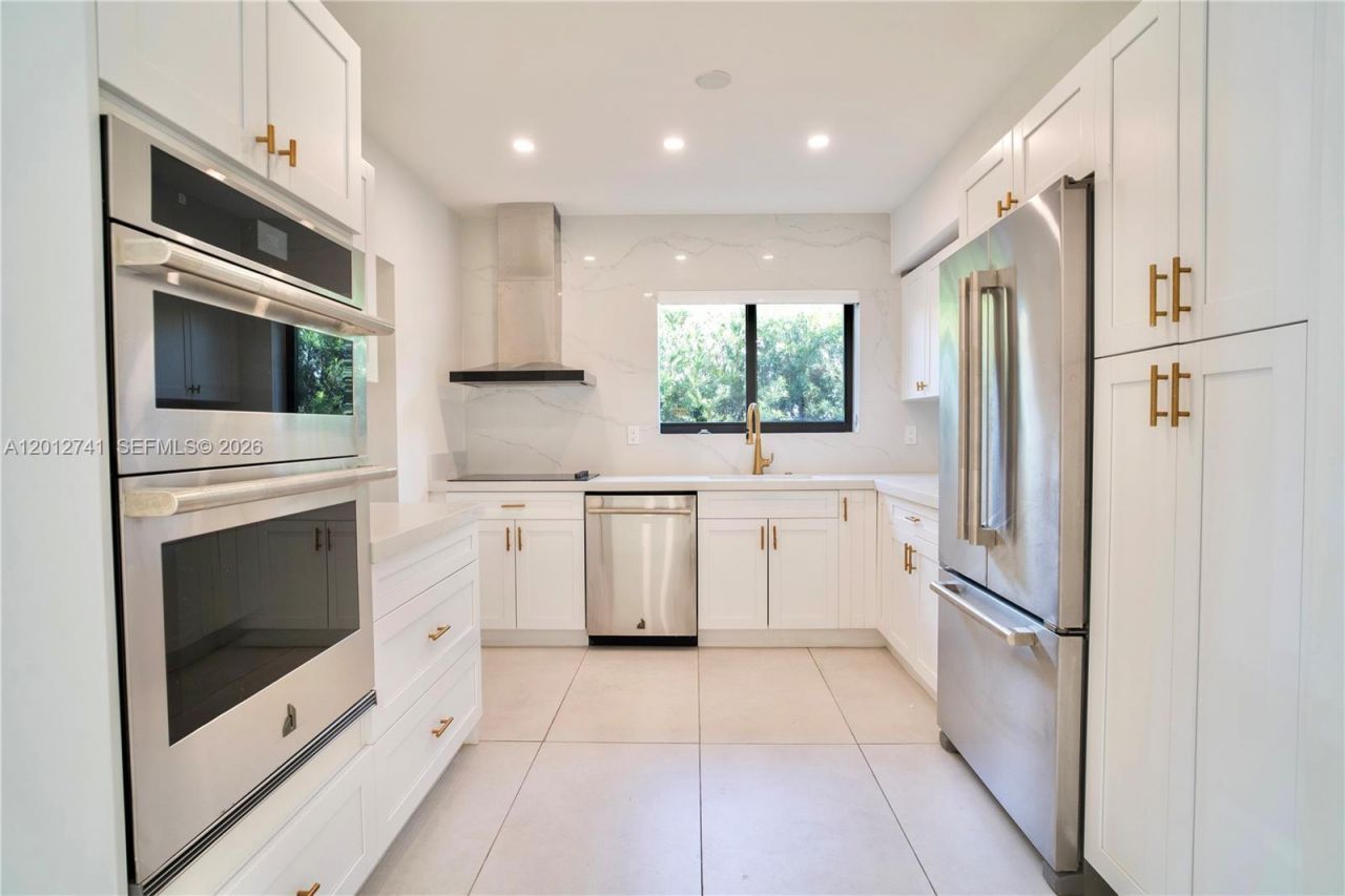 8811 Carlyle Ave , Surfside, FL 33154 Photo