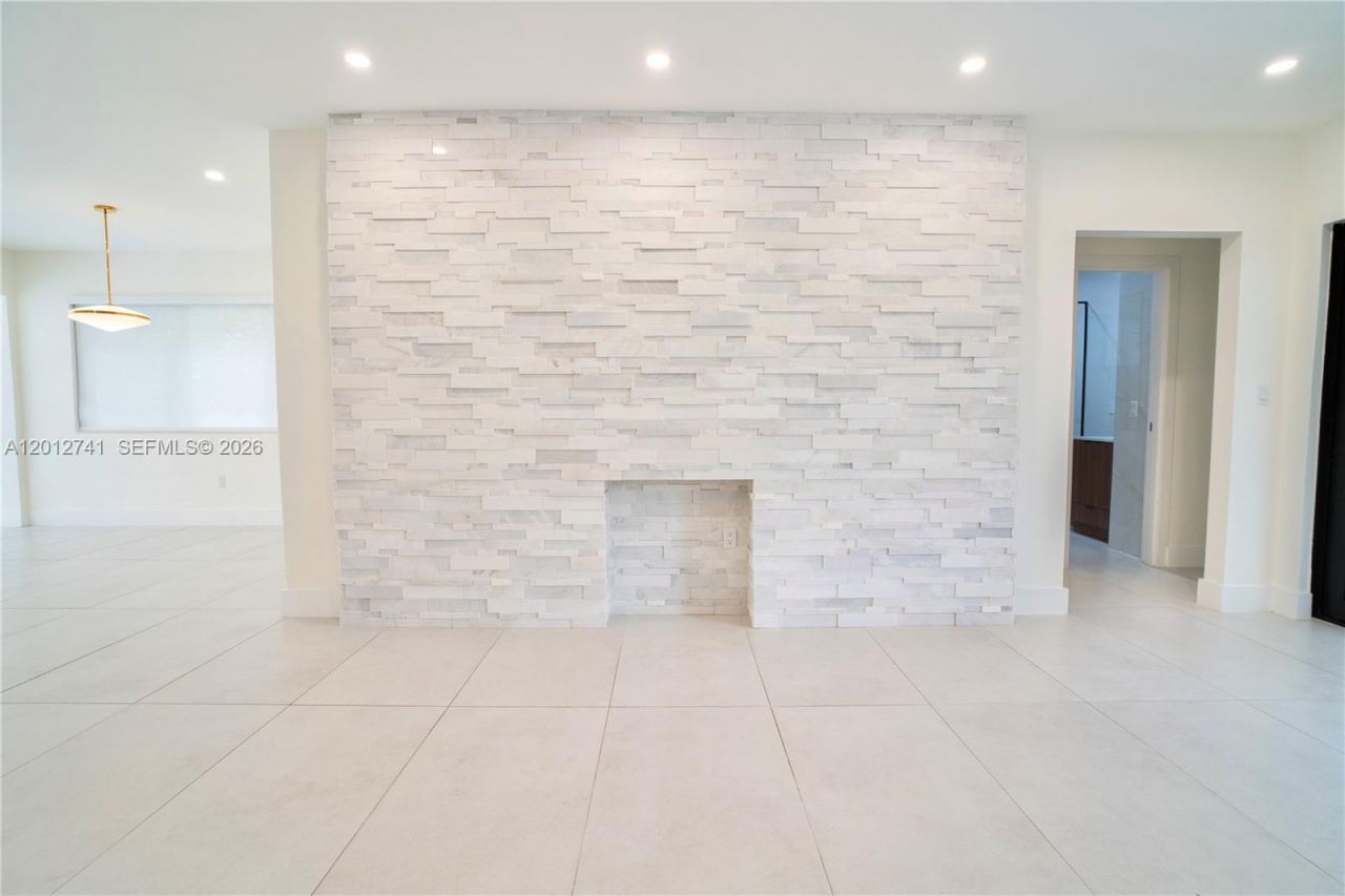 8811 Carlyle Ave , Surfside, FL 33154 Photo