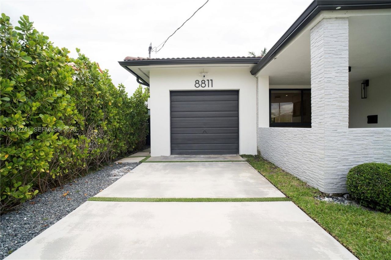 8811 Carlyle Ave , Surfside, FL 33154 Photo