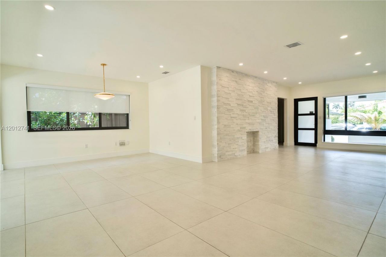 8811 Carlyle Ave , Surfside, FL 33154 Photo