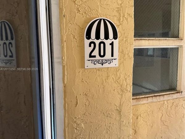 7400 NW 7th St , Unit 201, Miami, FL 33126