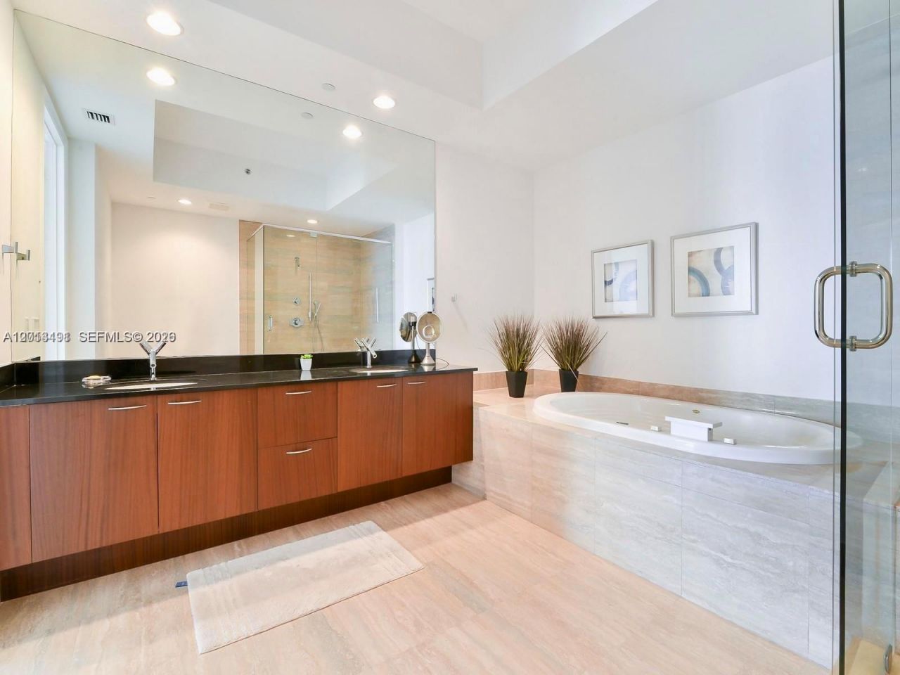15811 Collins Ave , Unit 2703, Sunny Isles Beach, FL 33160 Photo