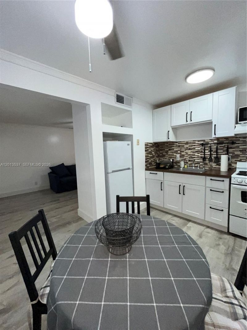 326 Wilson St, Unit 105, Hollywood, FL 33019 Photo