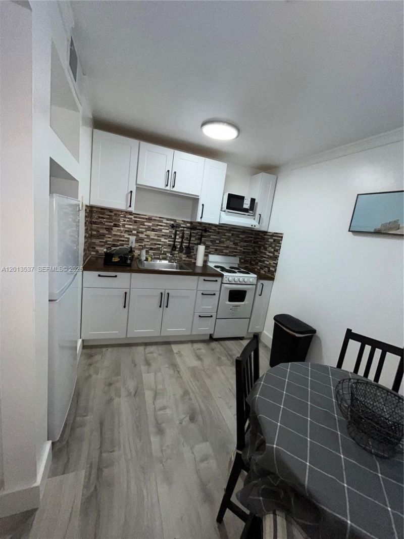 326 Wilson St, Unit 105, Hollywood, FL 33019 Photo