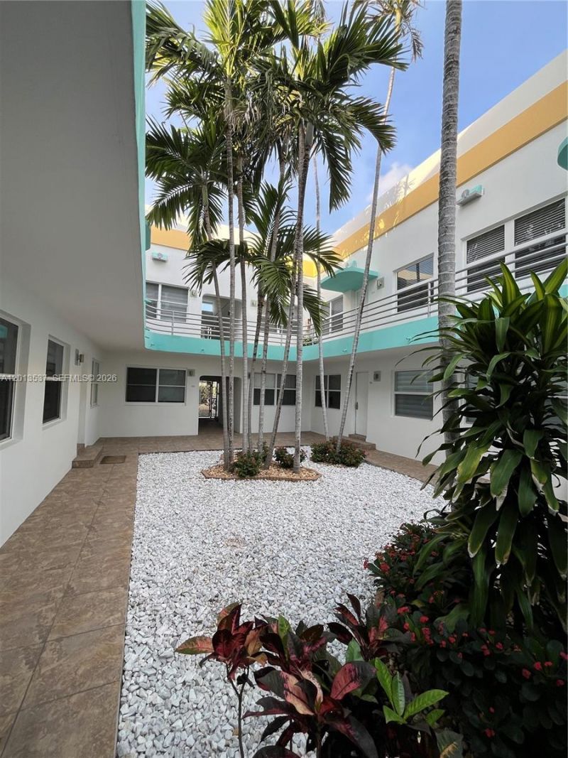 326 Wilson St, Unit 105, Hollywood, FL 33019 Photo