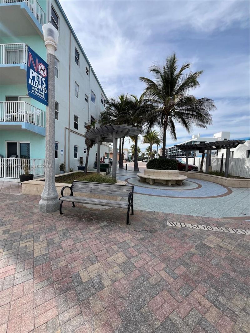 326 Wilson St, Unit 105, Hollywood, FL 33019 Photo