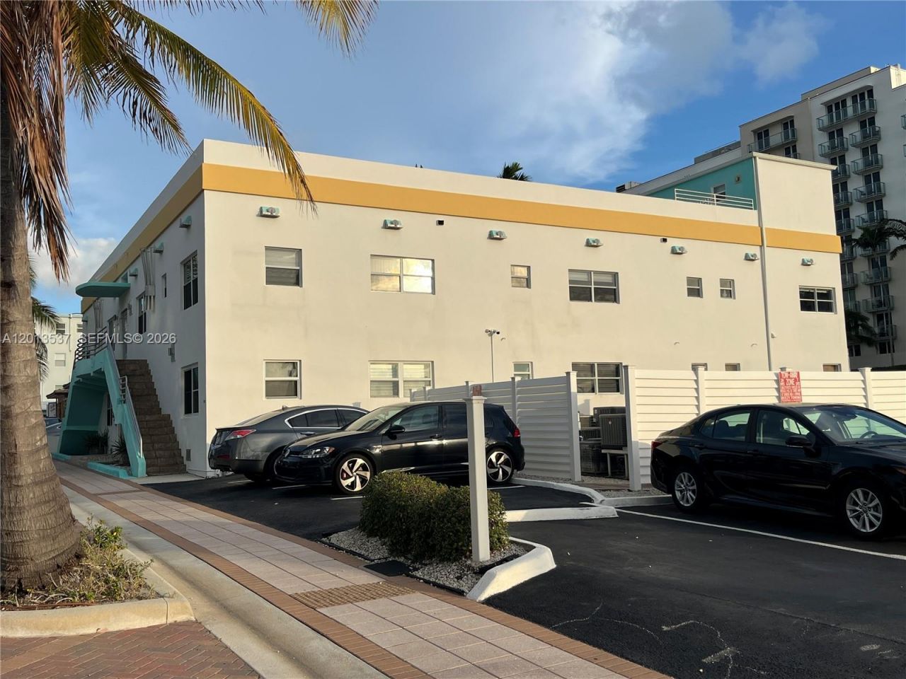 326 Wilson St, Unit 105, Hollywood, FL 33019 Photo