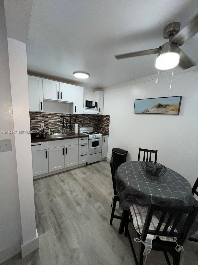326 Wilson St, Unit 105, Hollywood, FL 33019 Photo