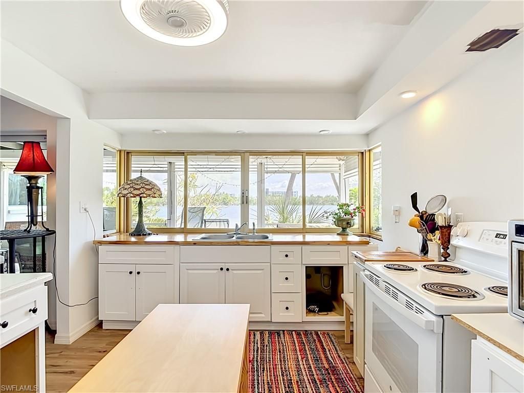 7861 Buccaneer Dr, Fort Myers Beach, FL 33931 Photo