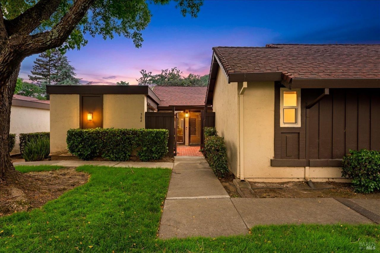 304 Acorn Court, Vacaville, CA 95688 Main Photo