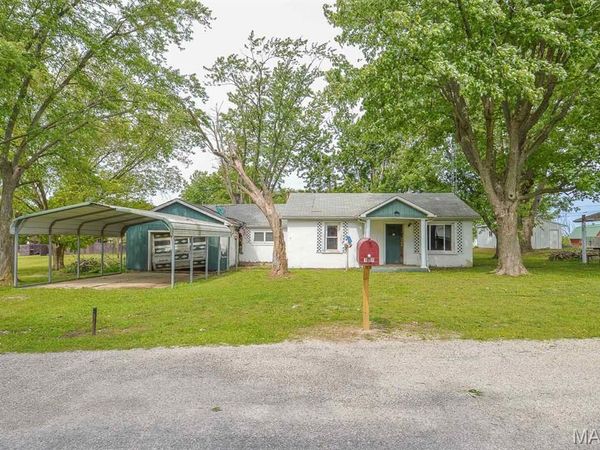 122 Arthur Street, Centralia, IL 62801