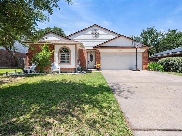 6716 Copperwood Court , Arlington, TX 76001