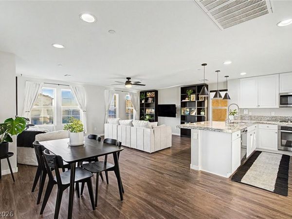 374 Gracious Way, Henderson, NV 89011