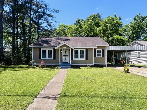 149 N College St., Pontotoc, MS 38863