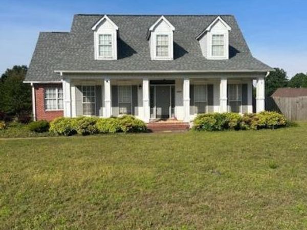 1641 Lakefield Dr., Tupelo, MS 38801