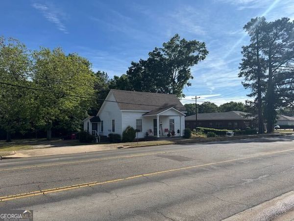 319 E McCarty Street, Sandersville, GA 31082
