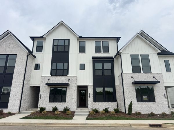 2068 Conductor Ln, Thompsons Station, TN 37179