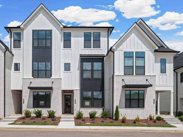 2068 Conductor Ln, Thompsons Station, TN 37179