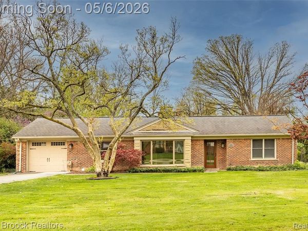 16239 Madoline Street, Beverly Hills Vlg, MI 48025