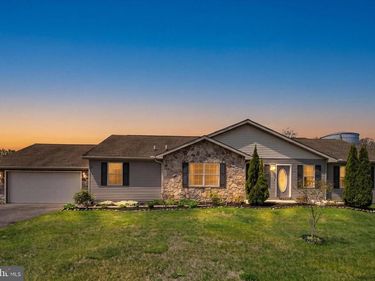 12 HILLSIDE VISTA DRIVE, PINE GROVE, PA 17963