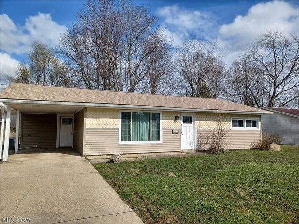 2443 Amberly Drive, Youngstown, OH 44511