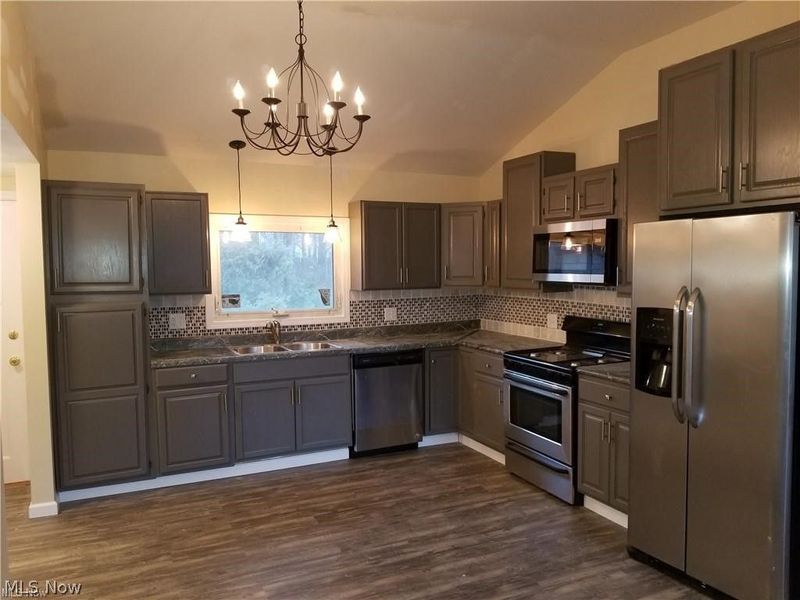 2443 Amberly Drive, Youngstown, OH 44511 Photo 2