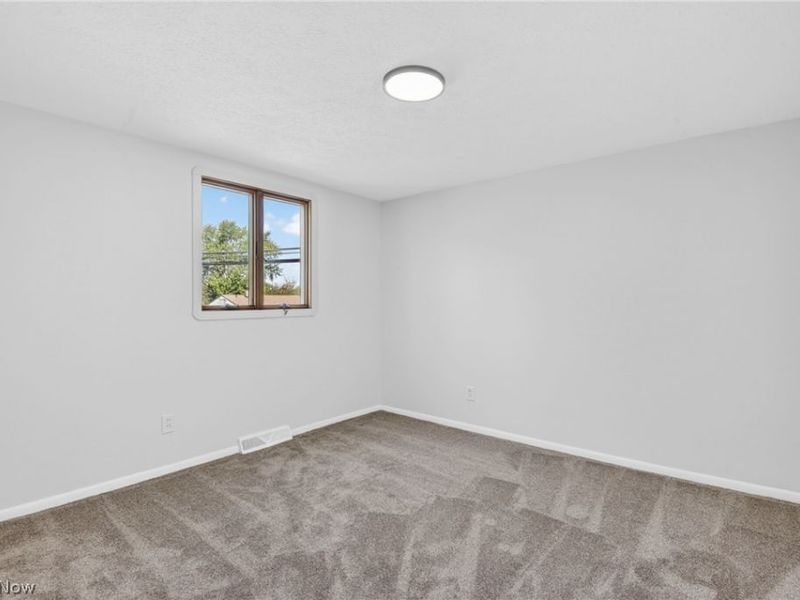 6525 Sandfield Drive, Brook Park, OH 44142 Photo 11